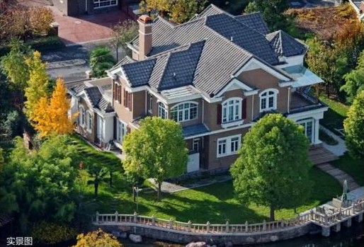 院子愈大，，，，，愈从容